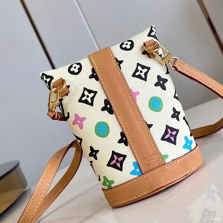 Bags 2407YA0111 LV 0817